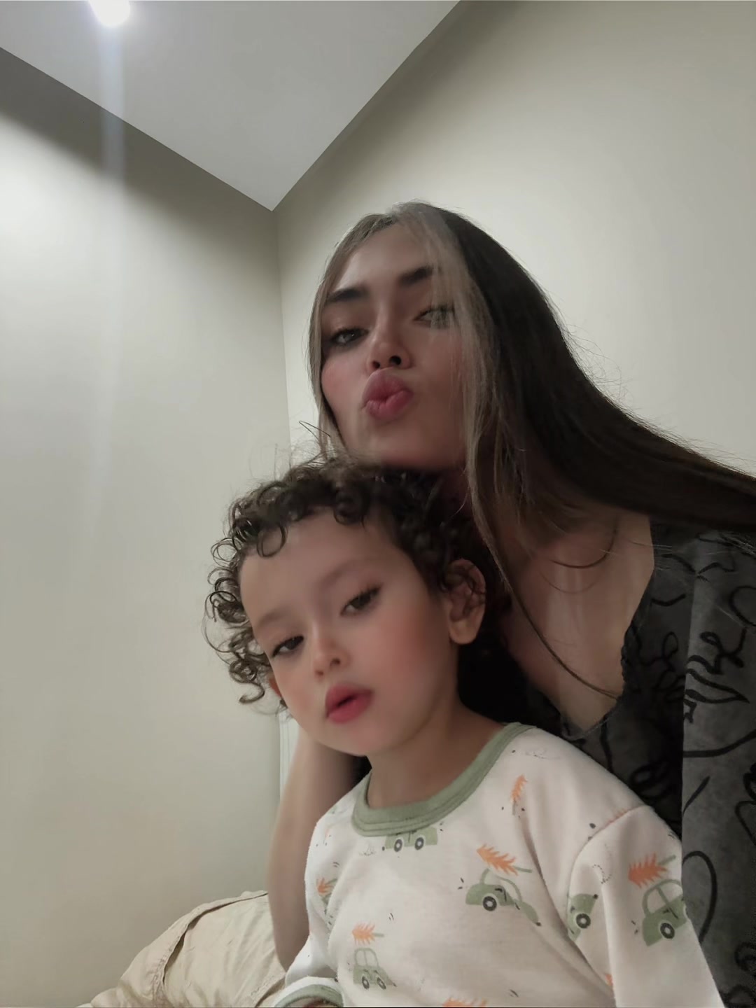 @Niayesh Khanian