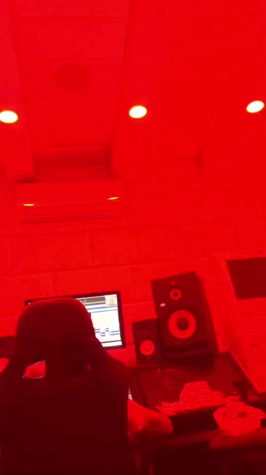 @B4BYF4C3__