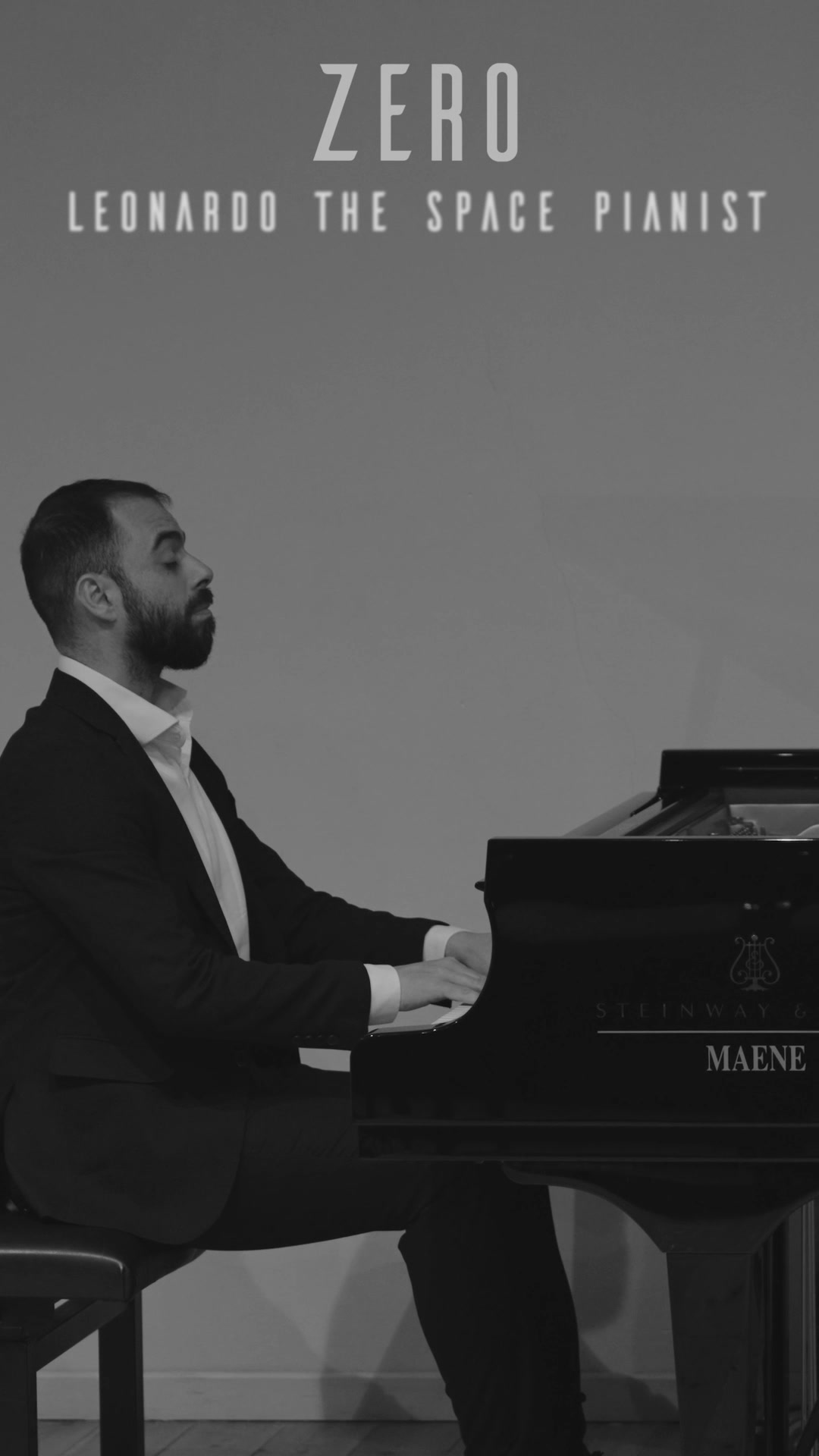 @Leonardo the Space Pianist