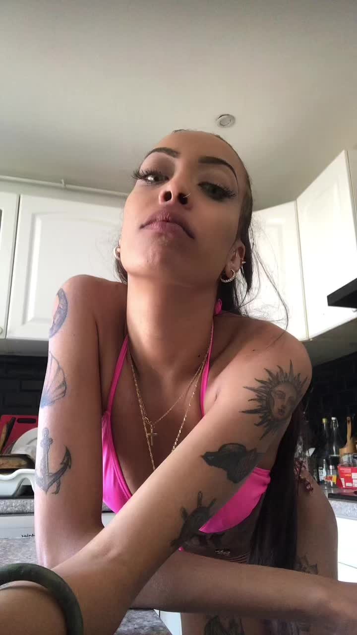@Amina_Folie