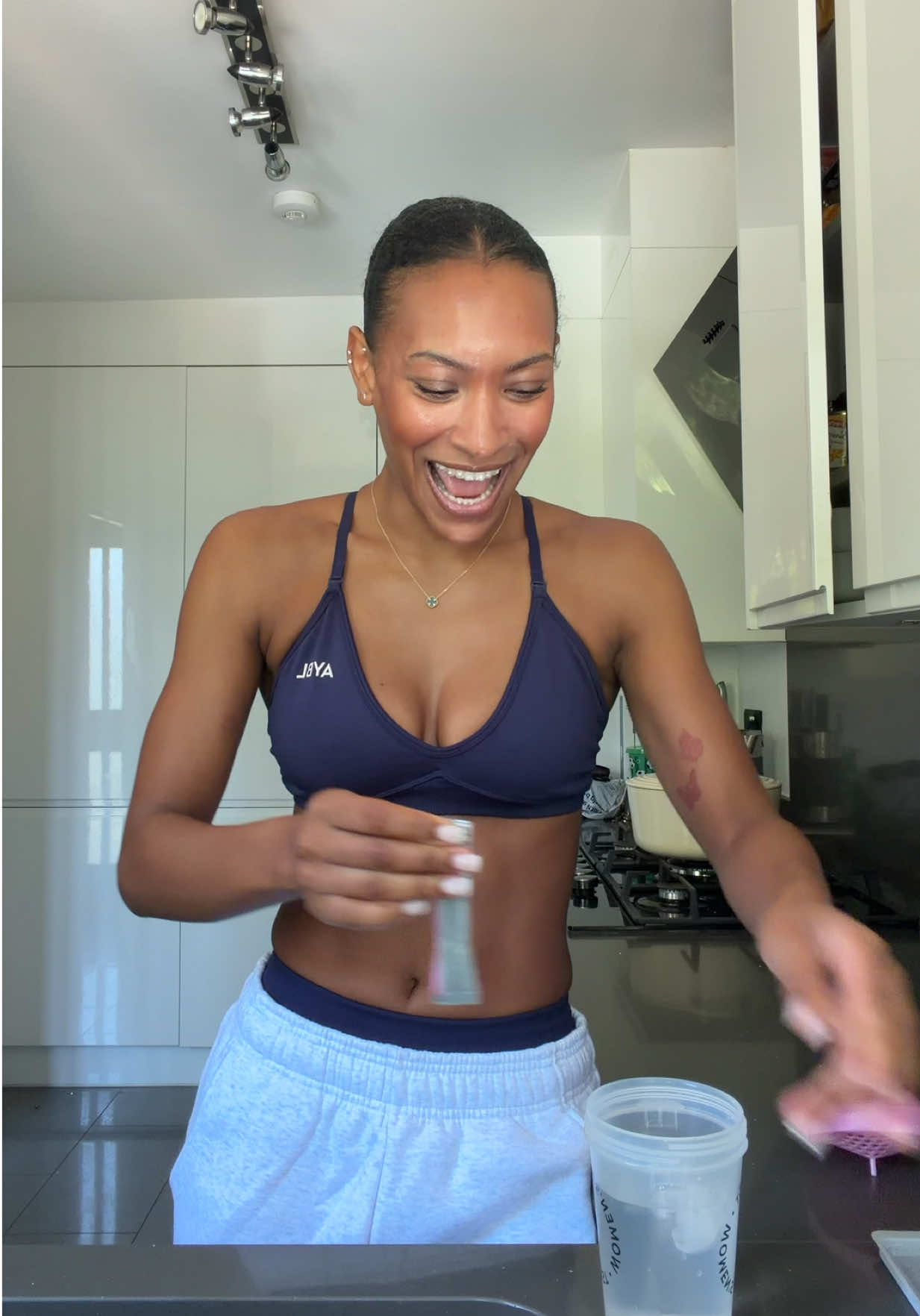 @Nia