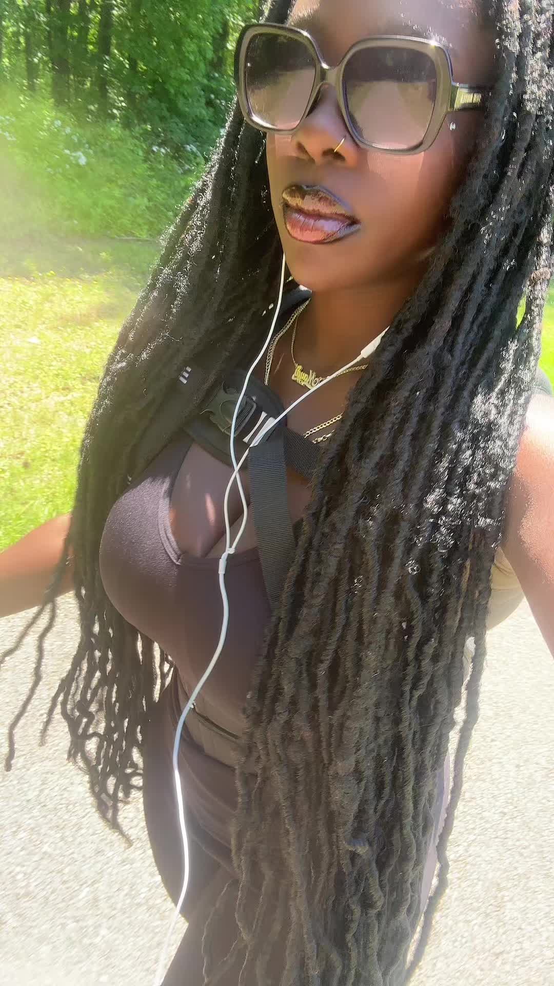 @Maya🇬🇭