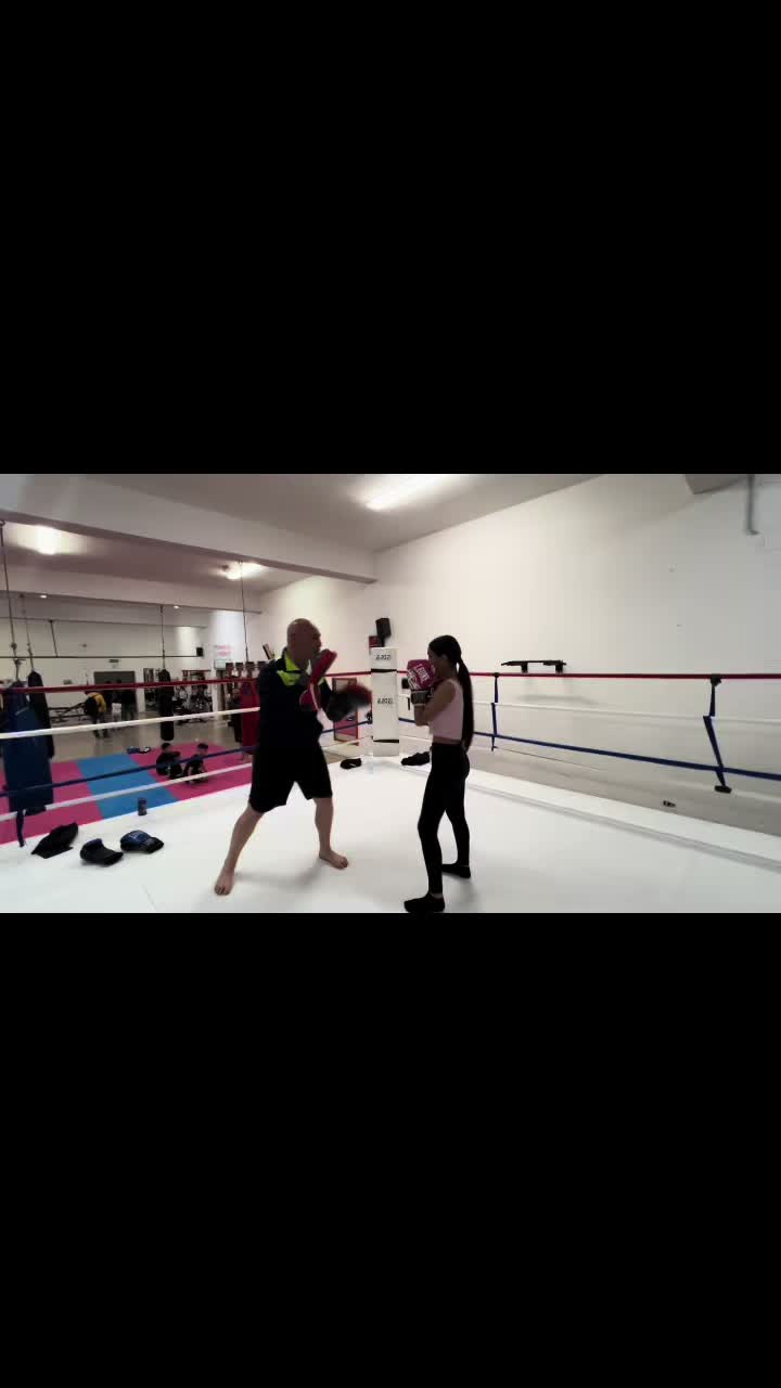 @𝓛𝓪𝓾𝓻𝓪🥊
