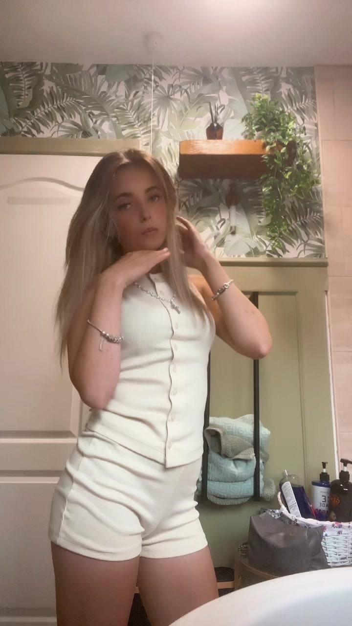 @leah18x