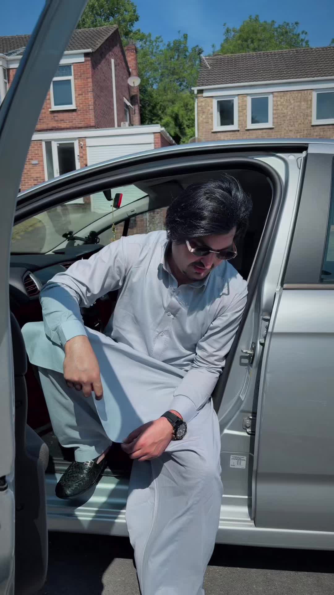 @Malik zeeshi🇵🇰 🇬🇧