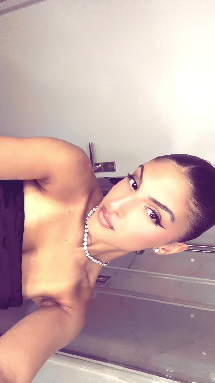 @𝐊𝐰𝐧