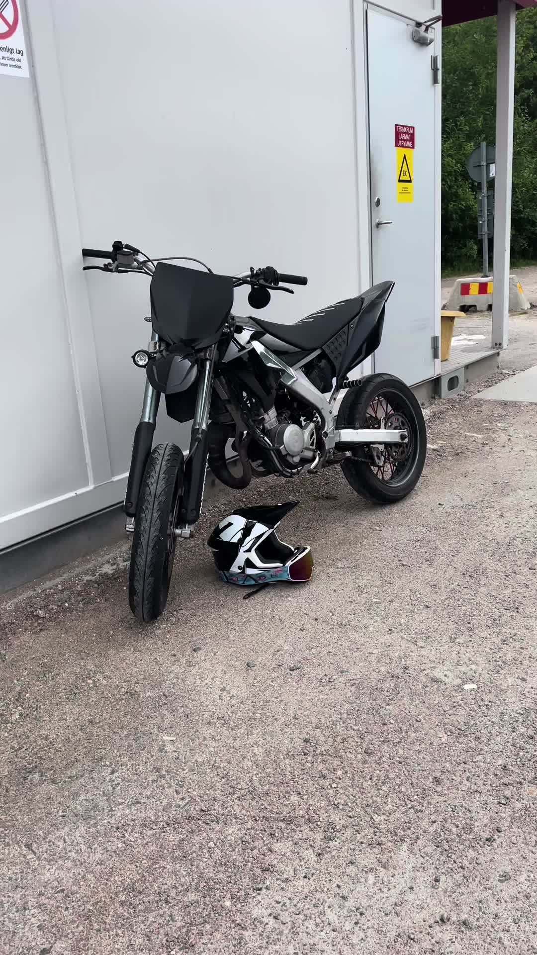 @Edviin374