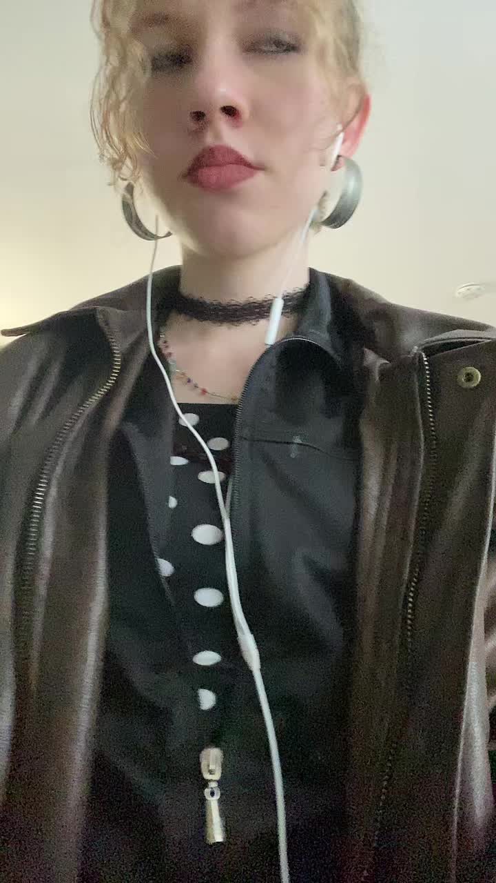 @𝐌𝐚𝐫𝐭𝐡𝐚