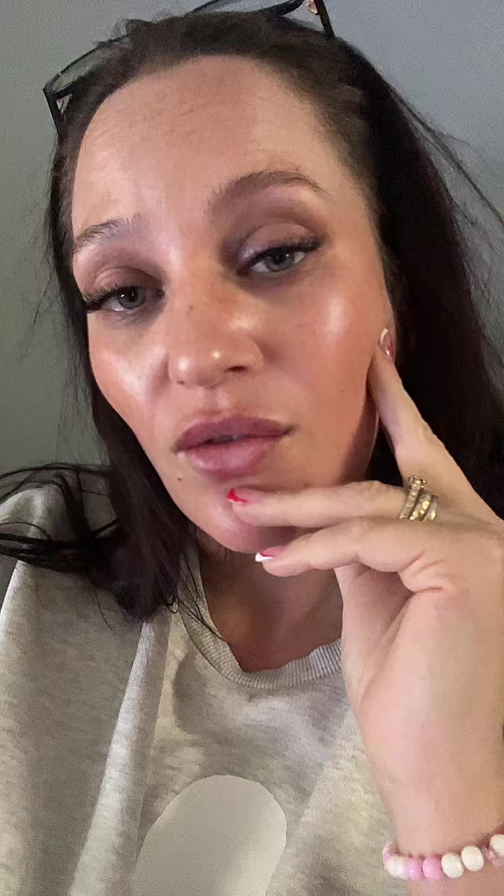 @Hilary💜🦋