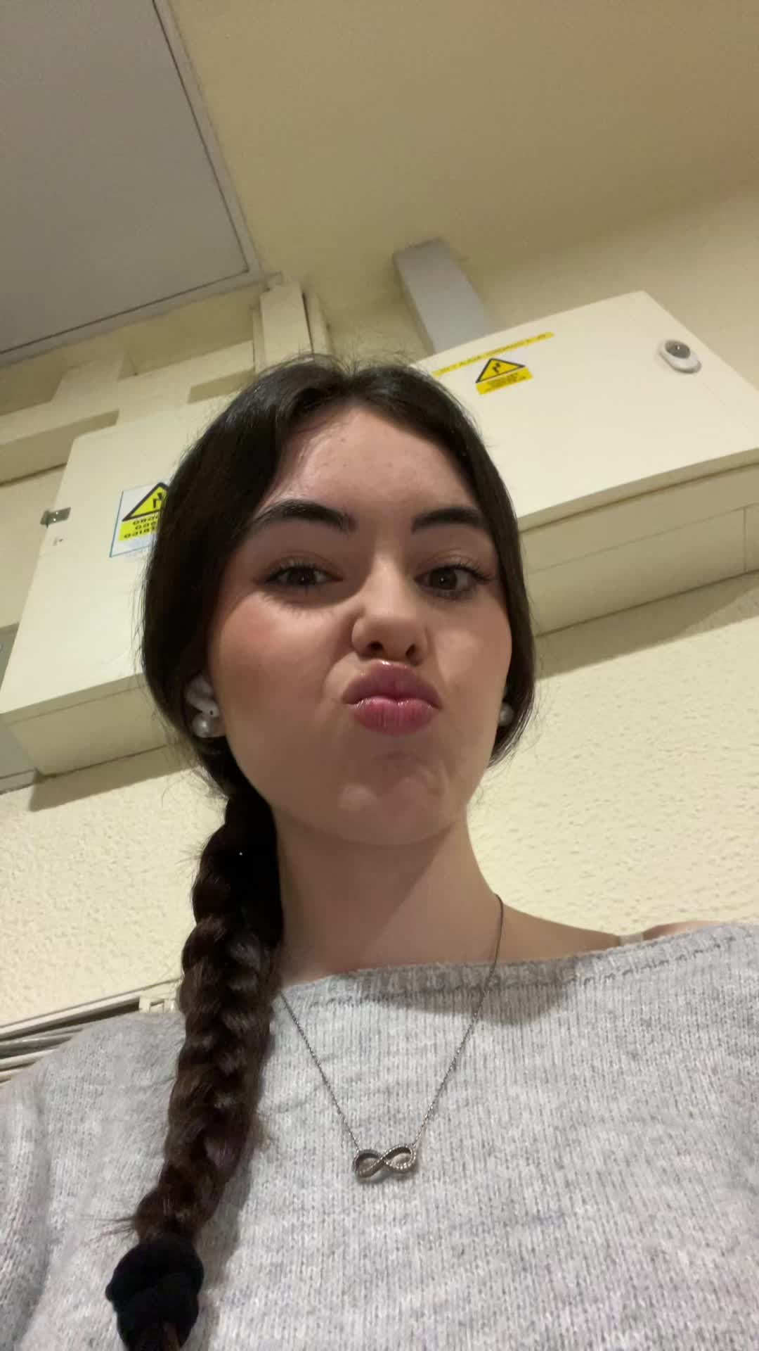 @𝘠𝘰𝘭𝘢𝘯𝘥𝘢 𝘛𝘰𝘳𝘯𝘦𝘭