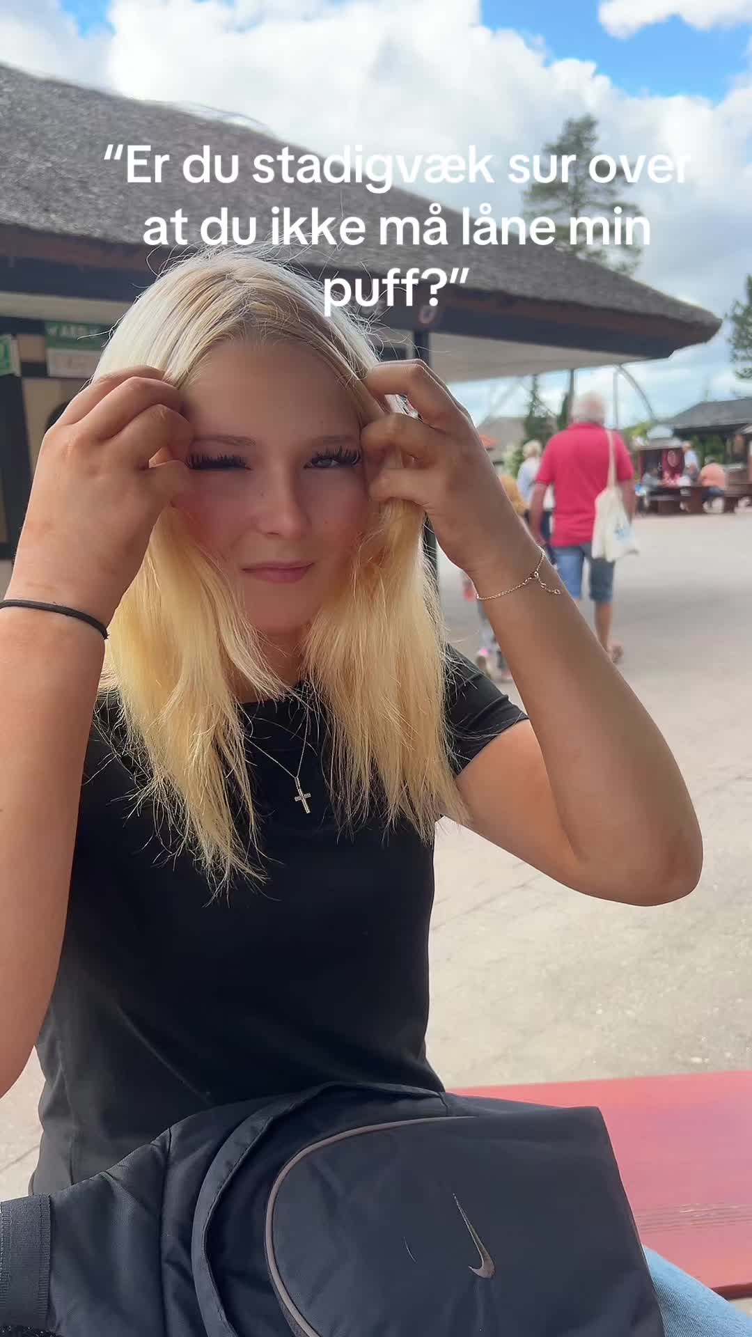 @🦄