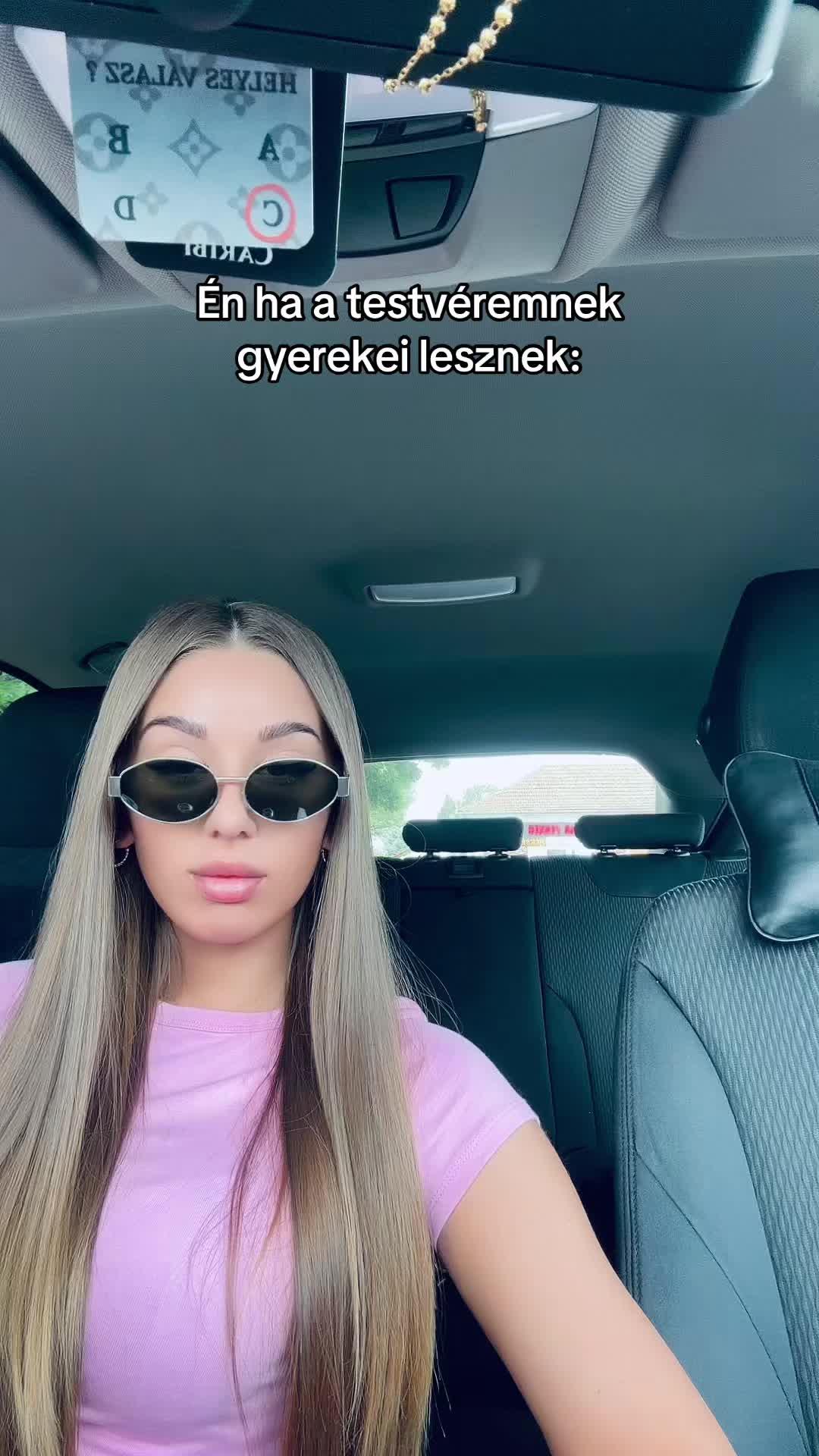 @Alexandra Moldov&aacute;n