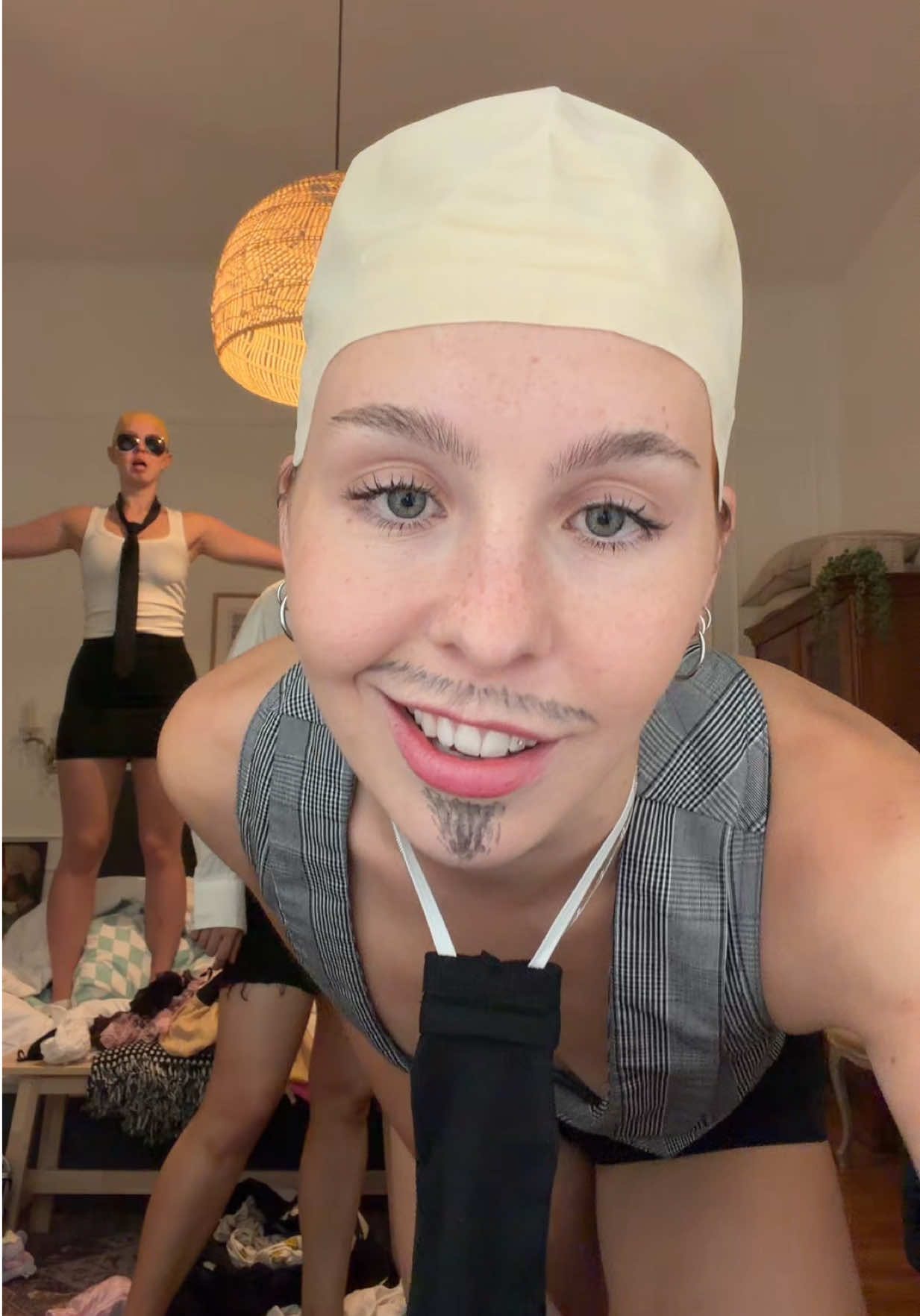@Ella