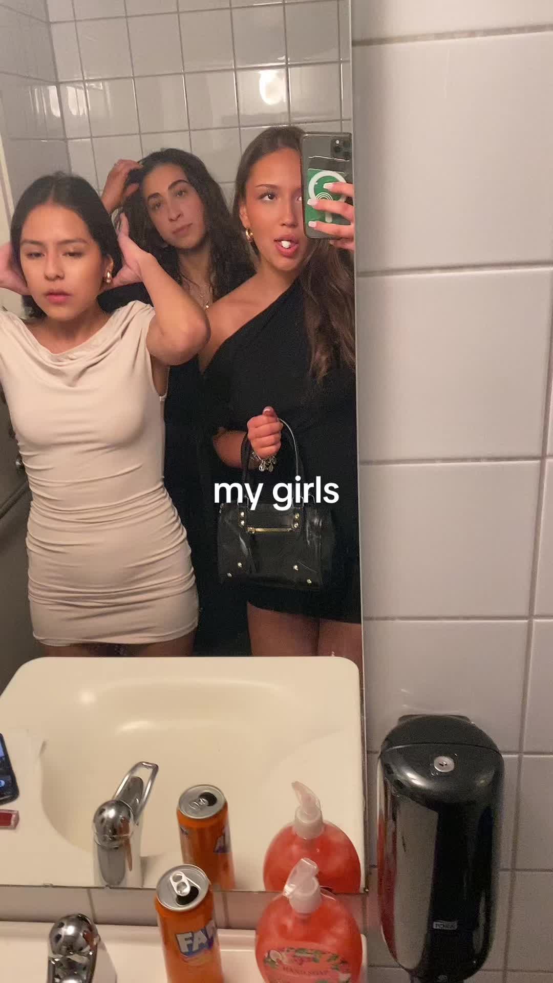 @👀