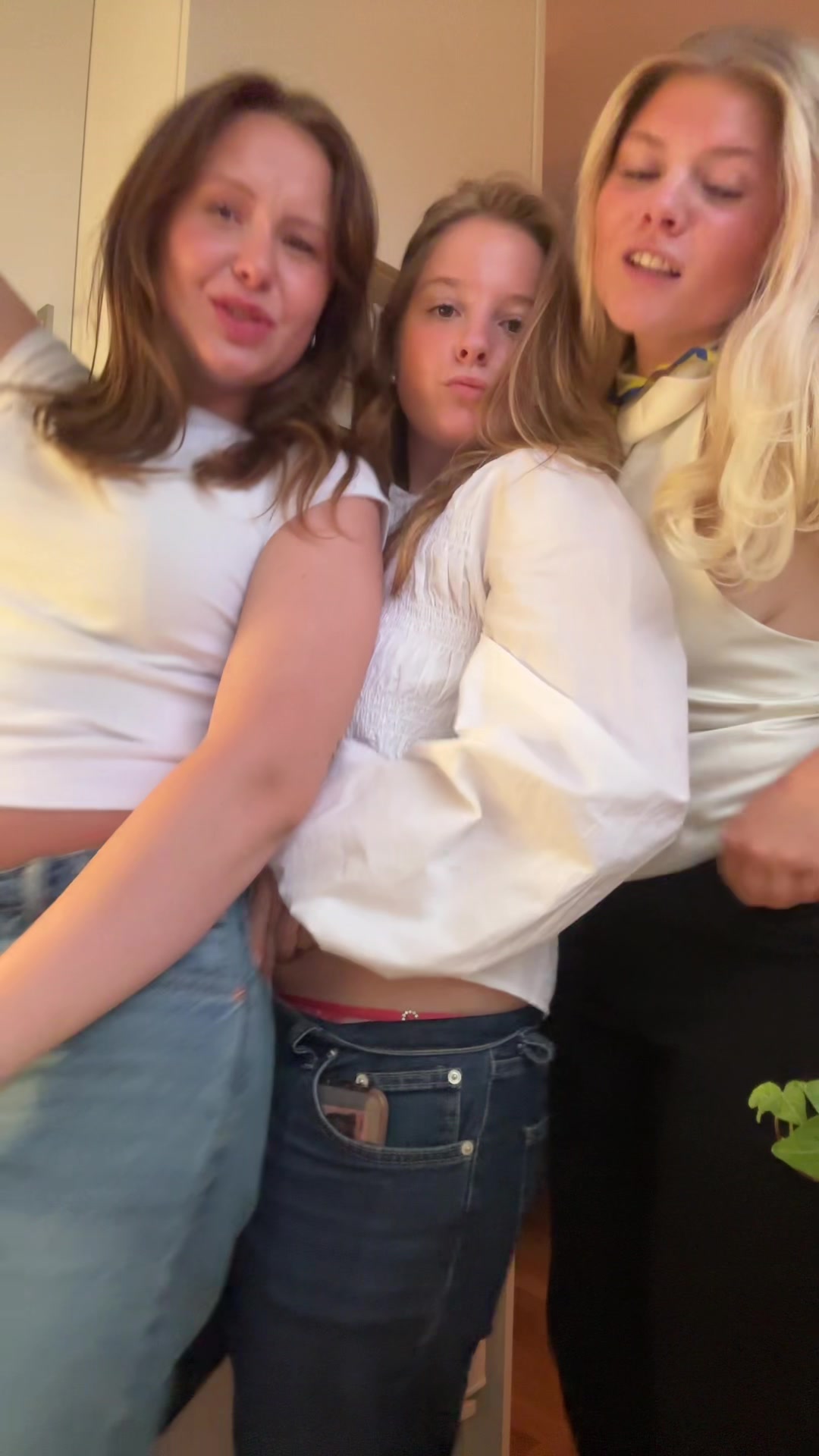 @TYRA