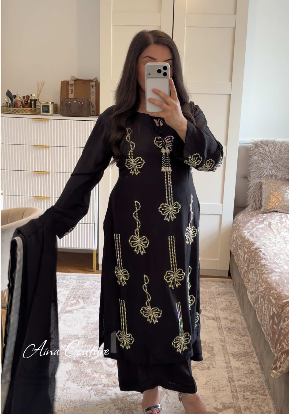@Aina__couture