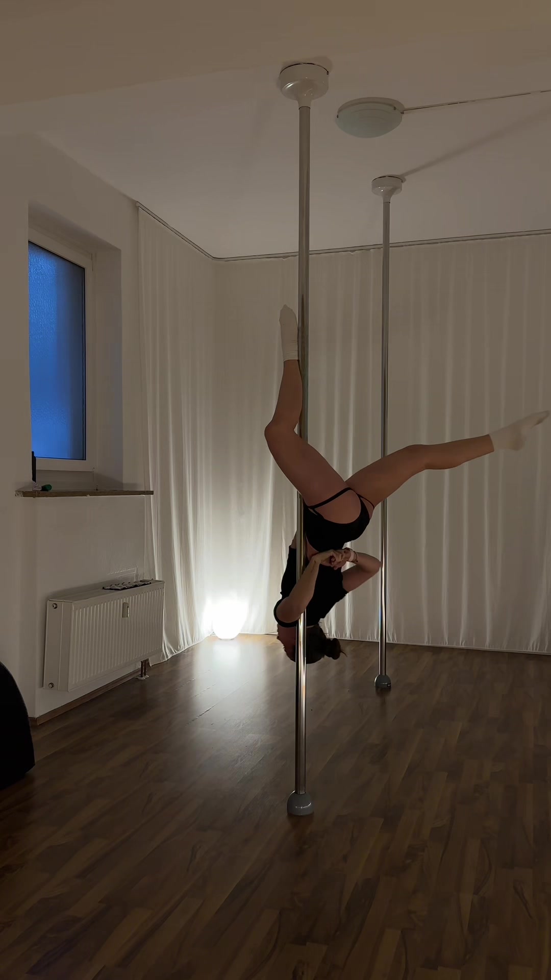 @julialuves_pole