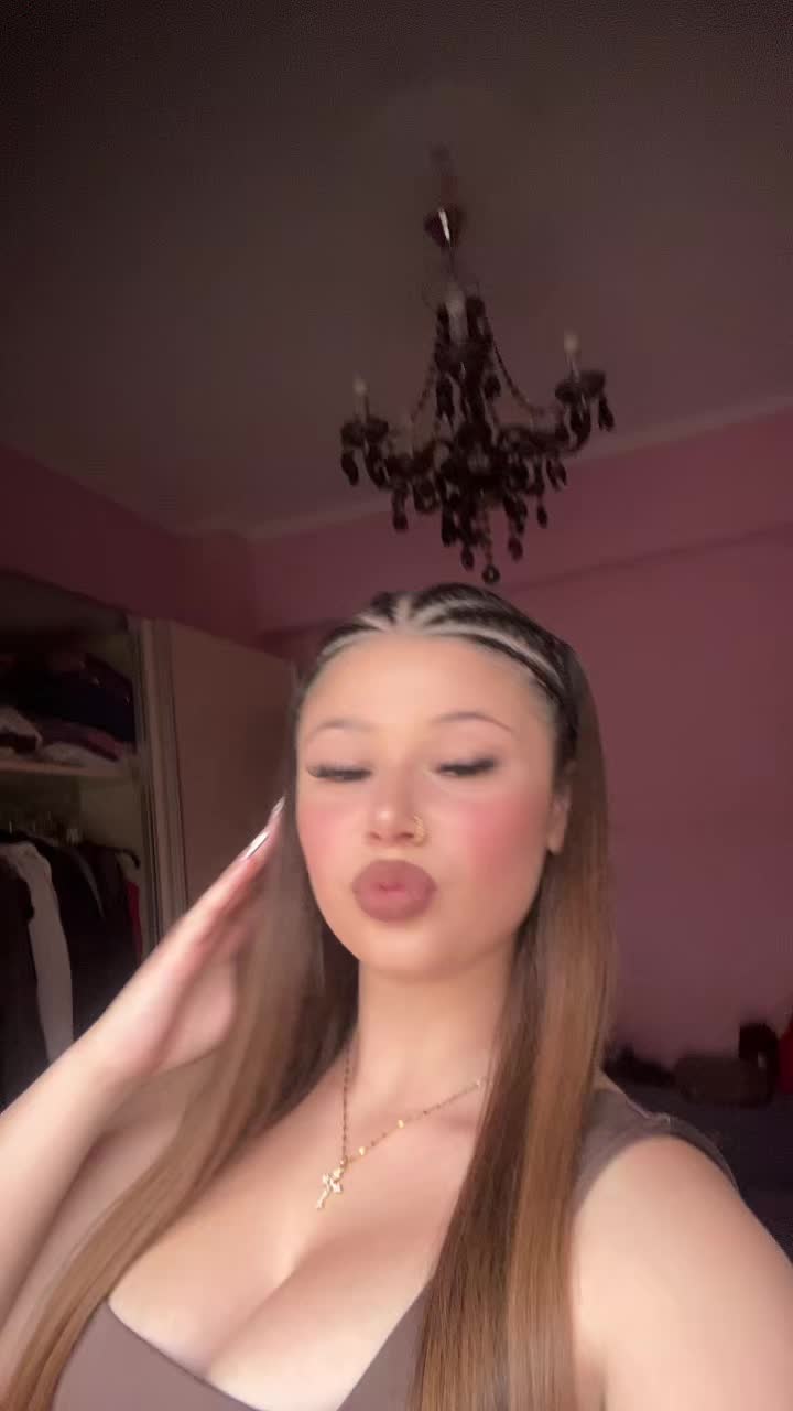 @👸🏼