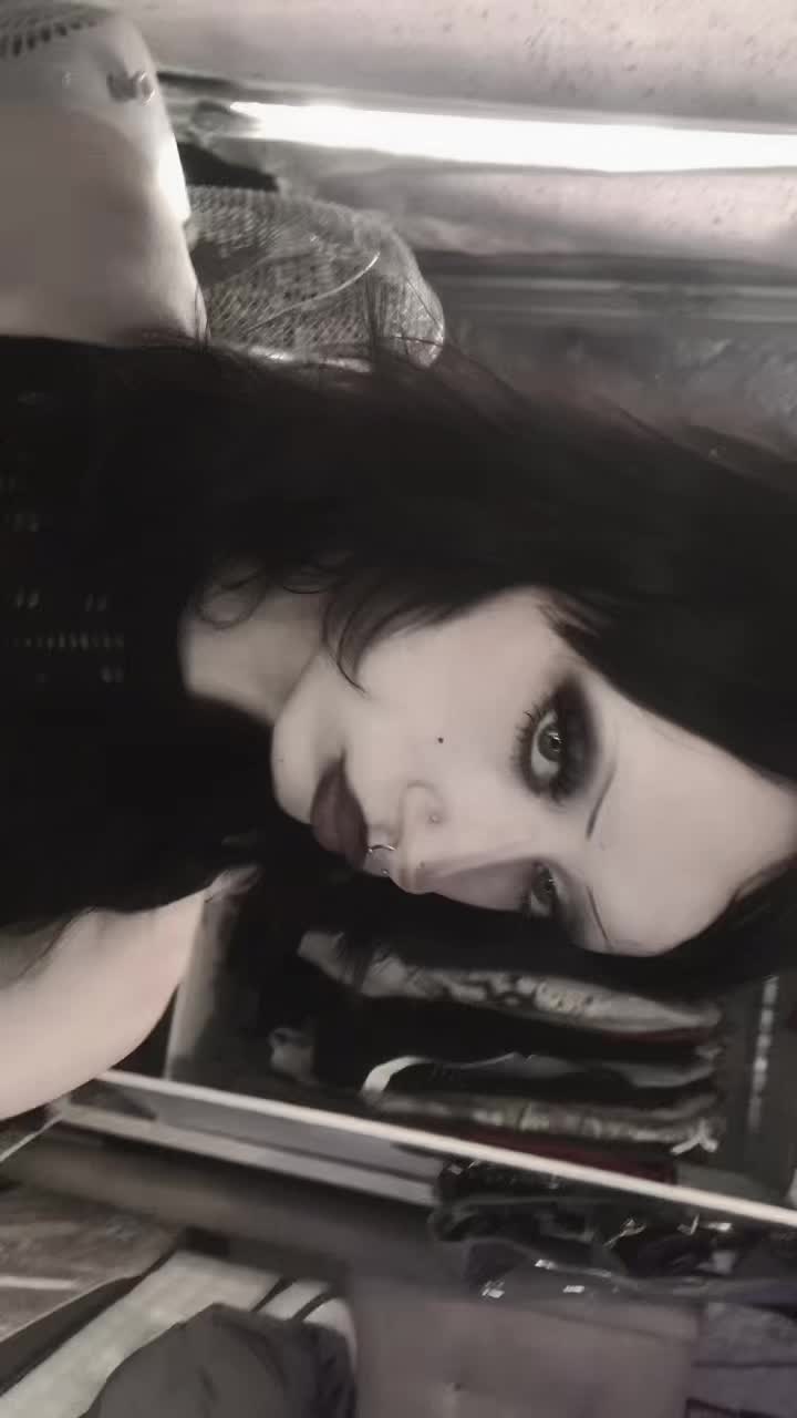 @♱