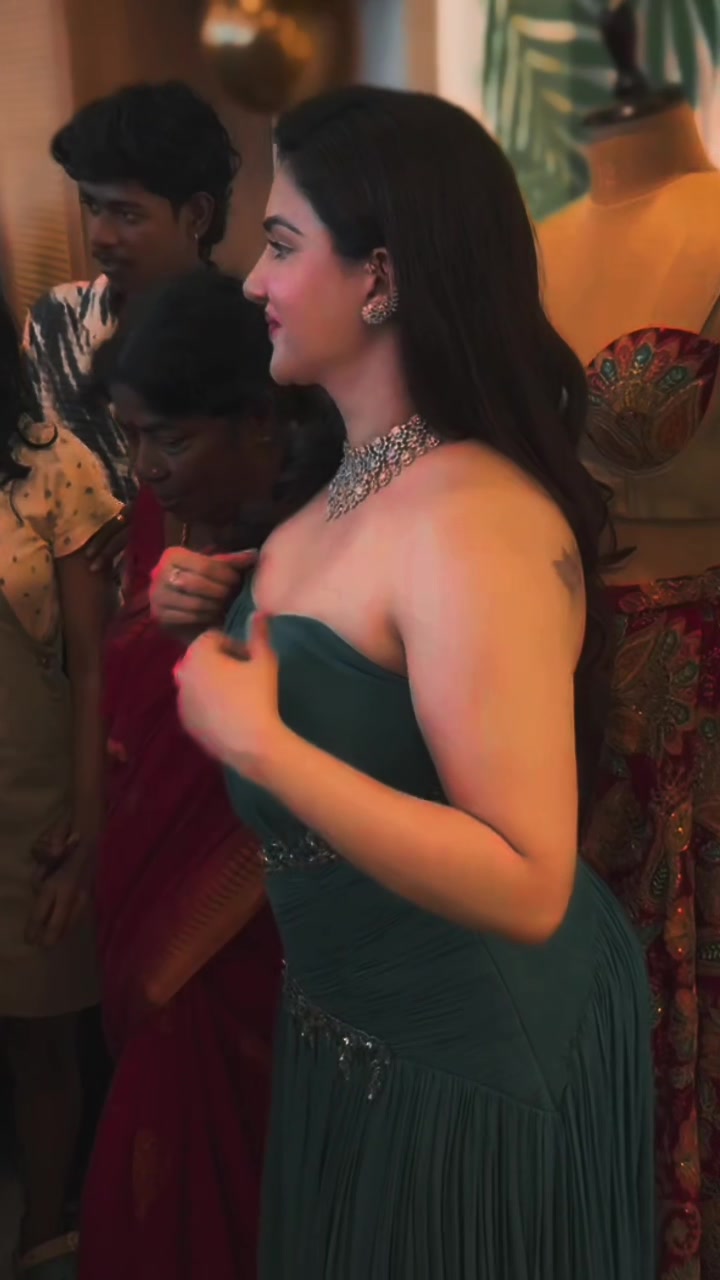 @Urvashi Rautela
