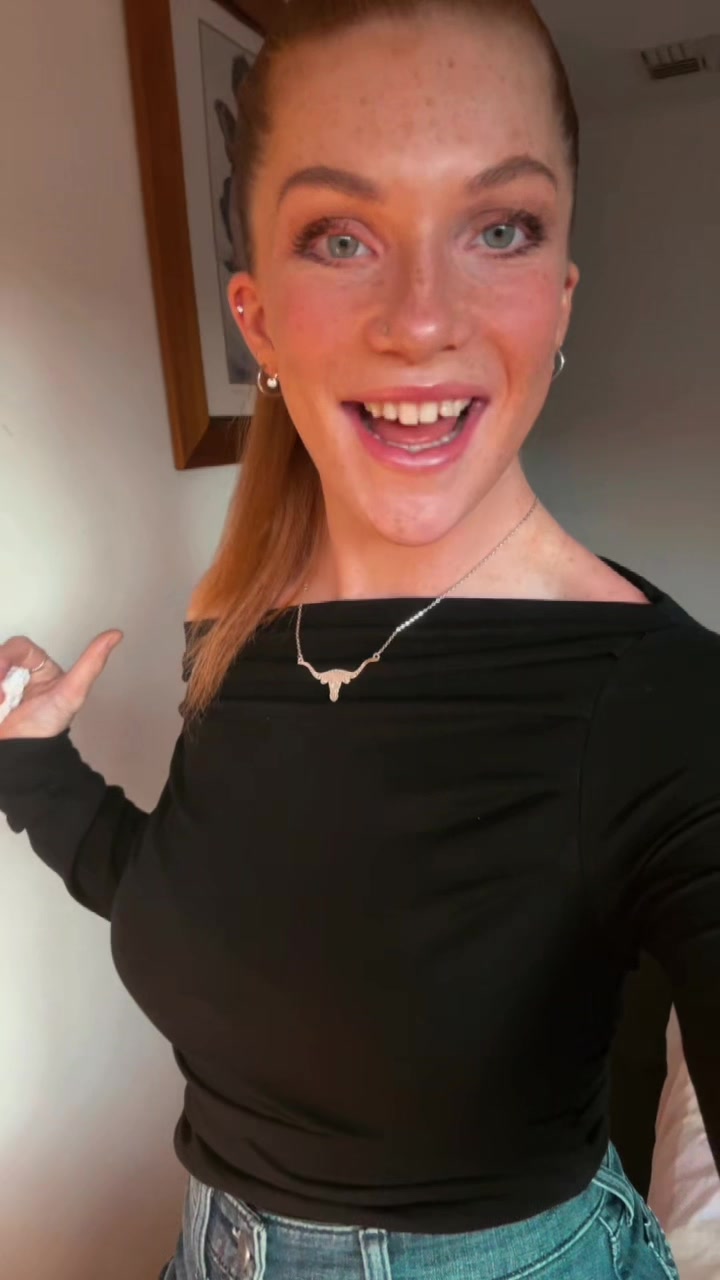 @hollysherwood22