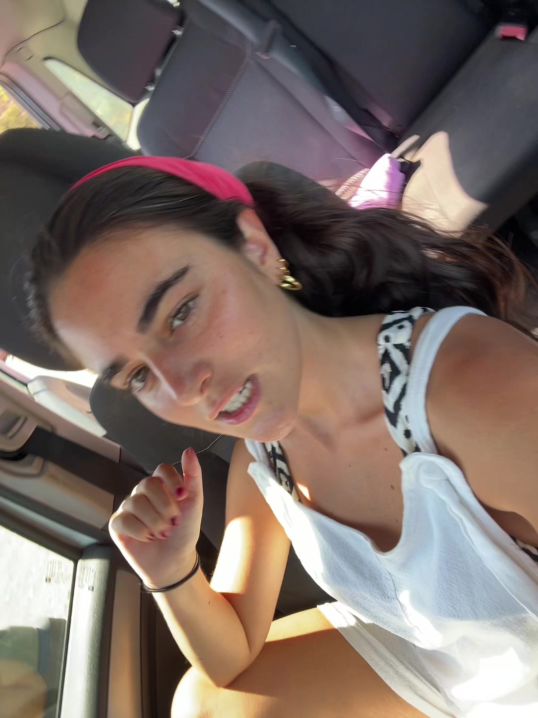 @elenaluugo