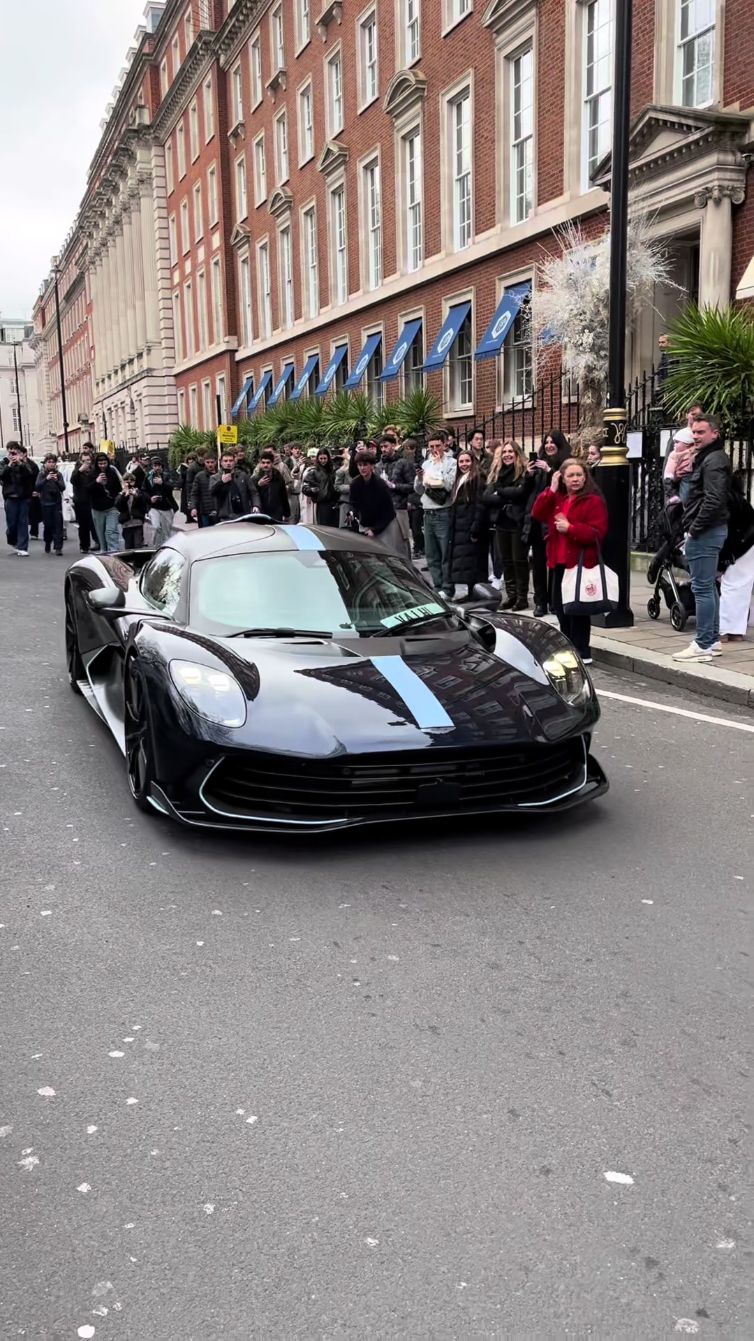 @Hypercars of London