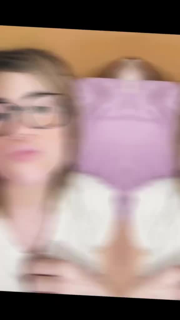 @Anitalaticktock