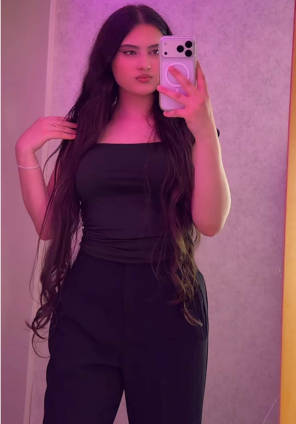 @𝓛𝓾𝓫𝓸𝓶𝓲𝓻𝓪