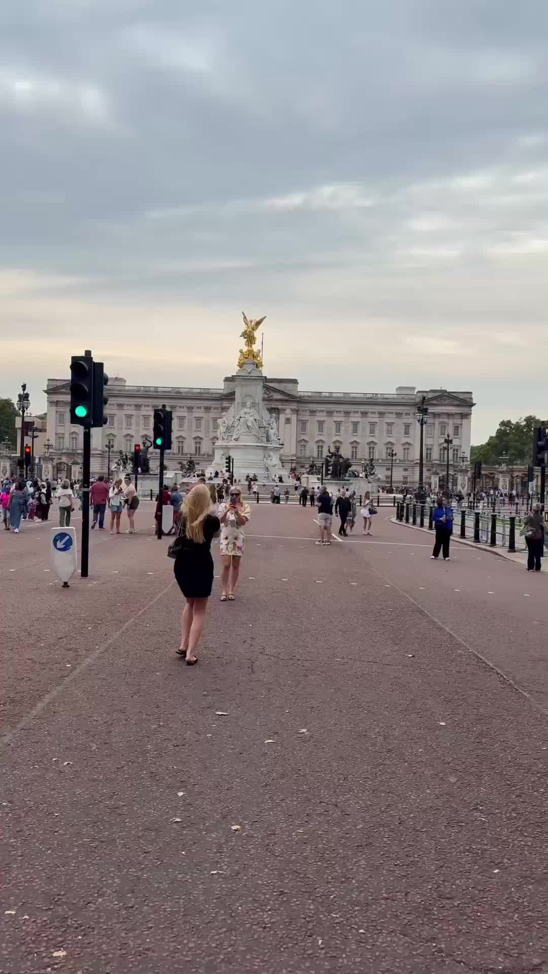 @𝓓𝓪𝓷𝓲𝓪𝓵 𝓚𝓱𝓪𝓷 𝕌𝕂🇬🇧