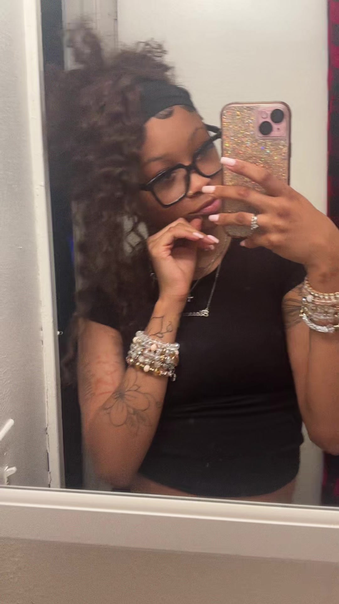 @_ms.h0lly_wood