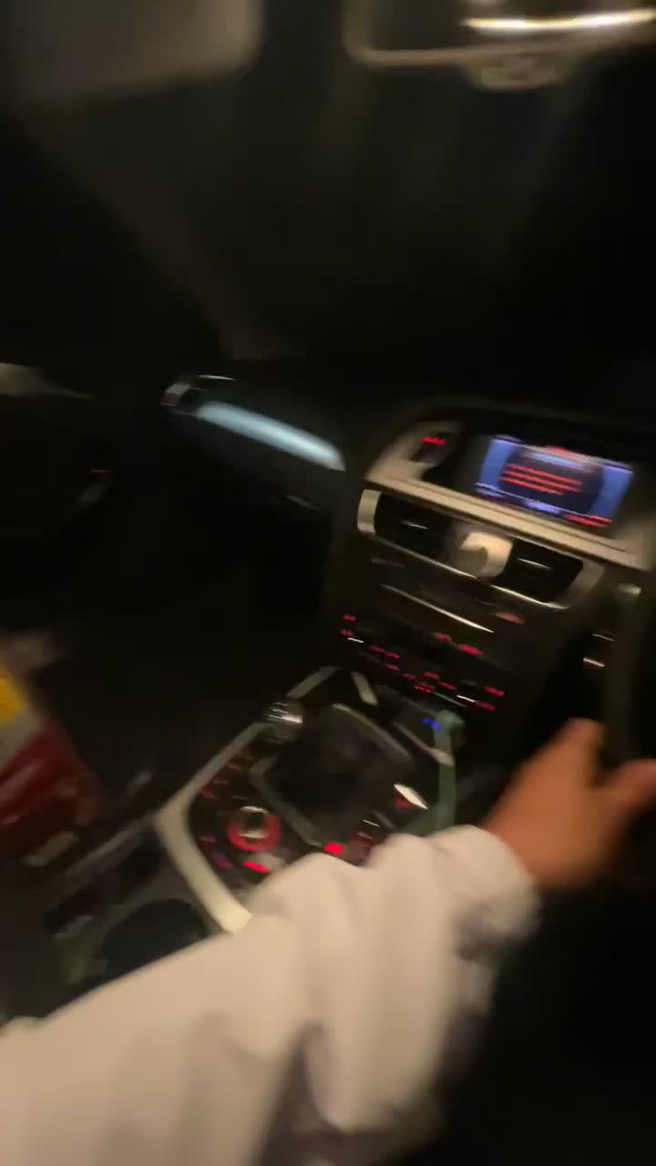 @SKURVEŇEC