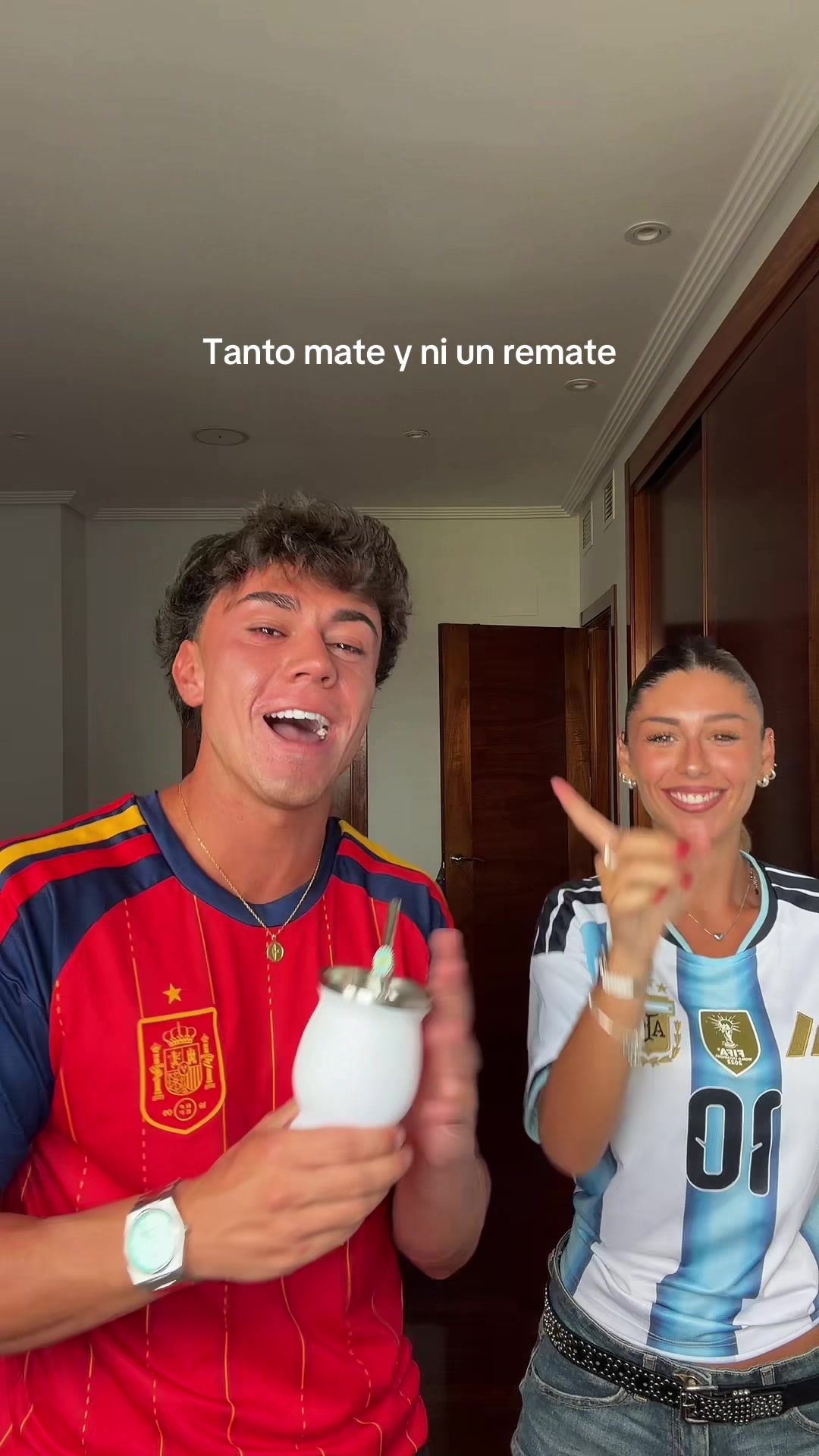 @&Aacute; L V A R O