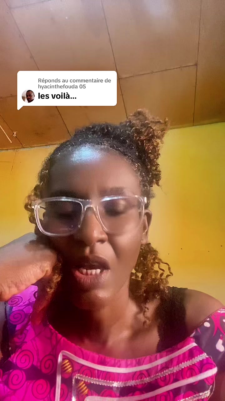 @HOLA_ME