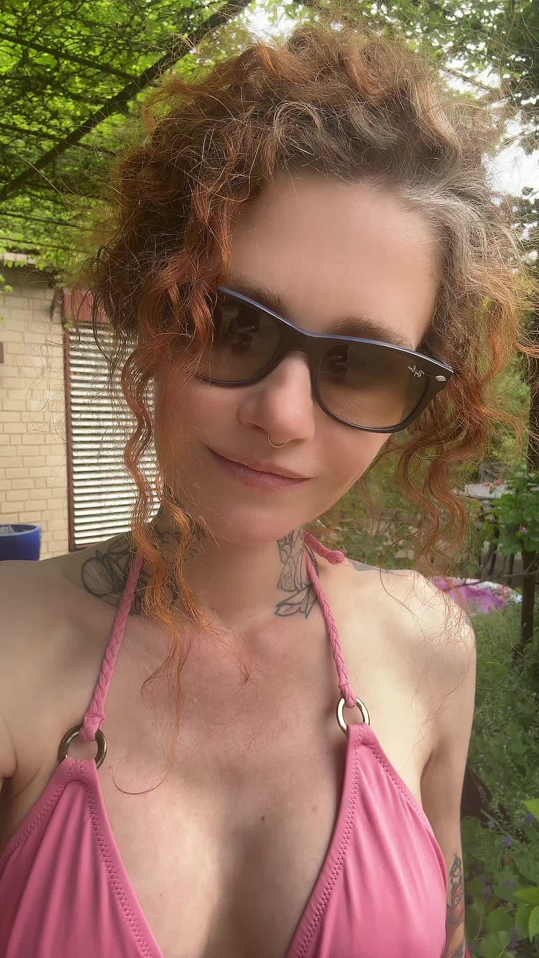 @Curlyhairwithtattoos