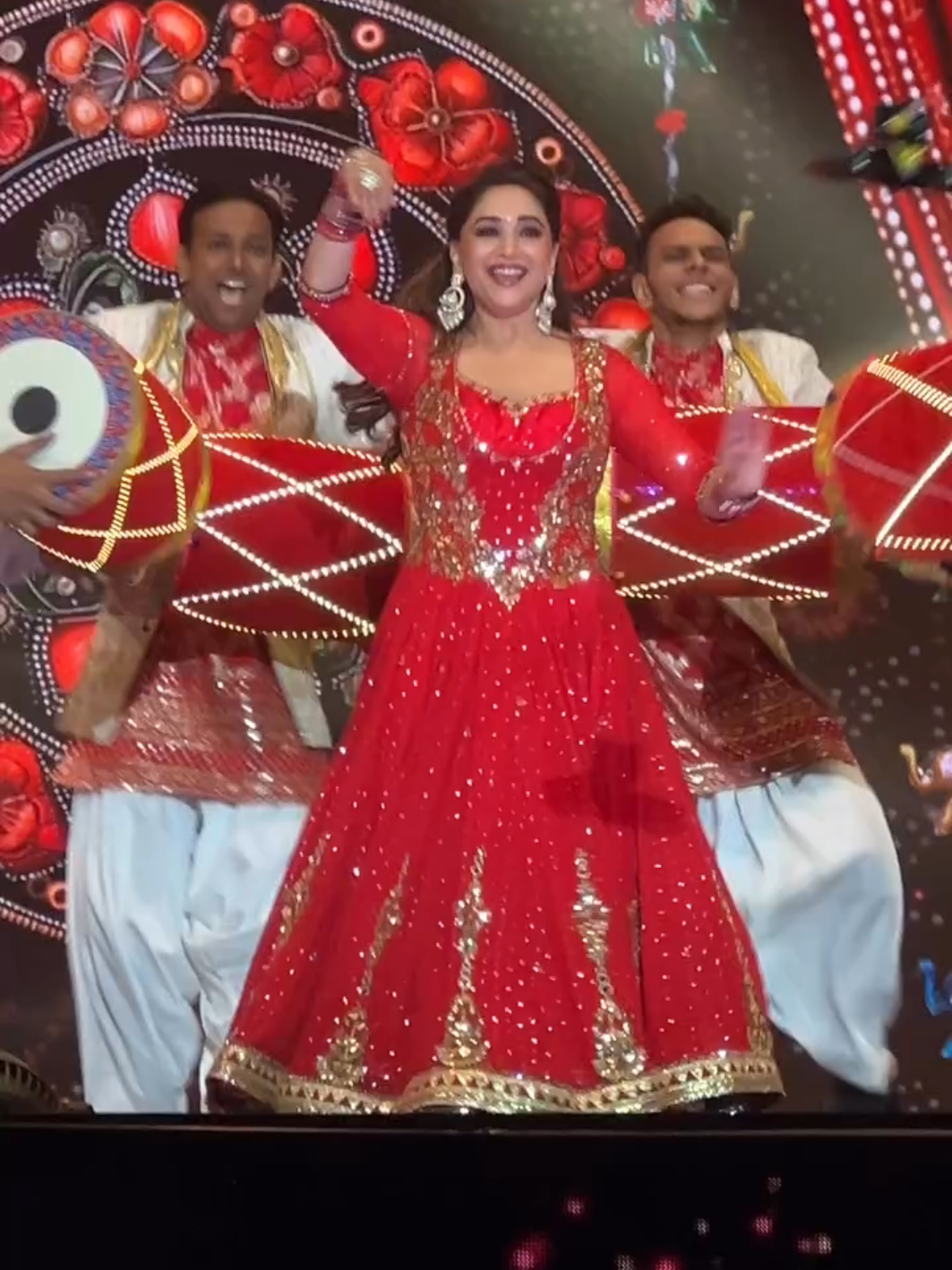 @BOLLYAASHIQ BOLLYSTREAM