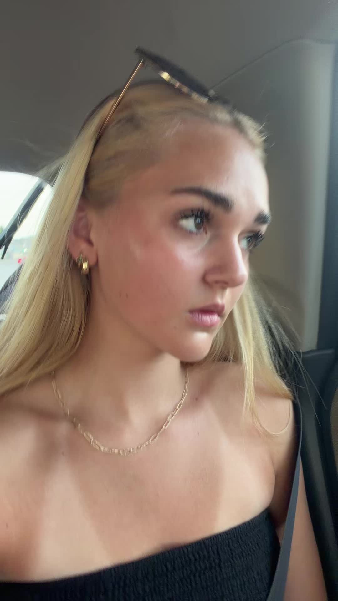 @itsskyyeeeee