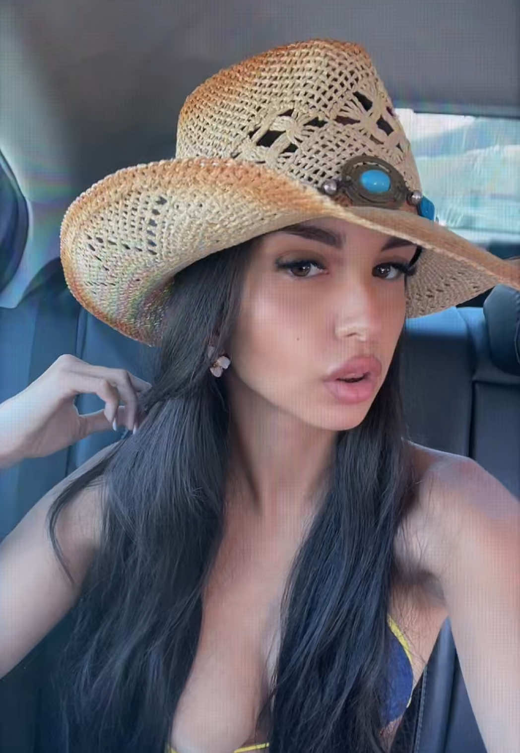 @yleniabellotti