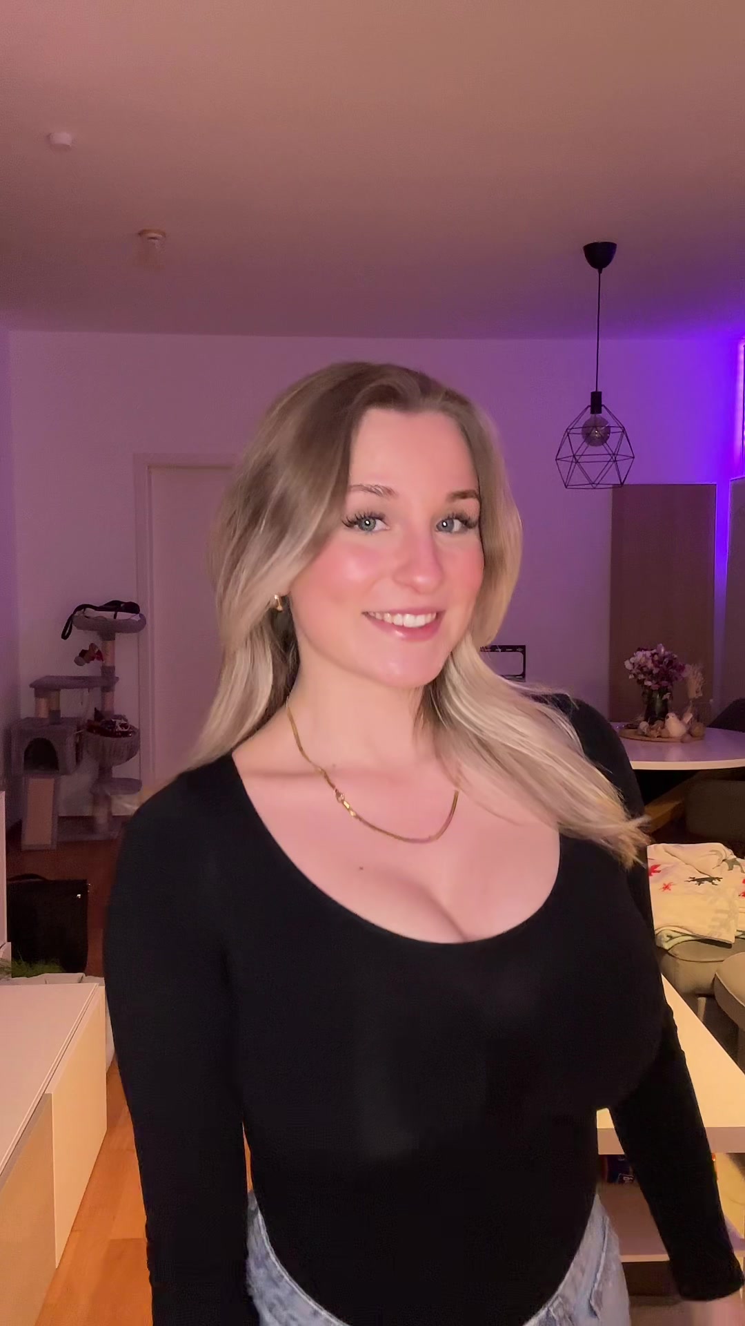 @𝐸𝓂𝒾𝓁𝓎