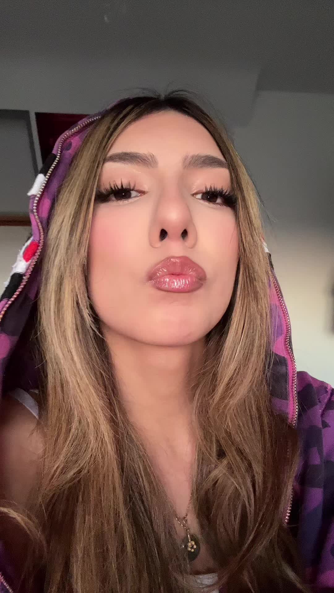 @emi 孔