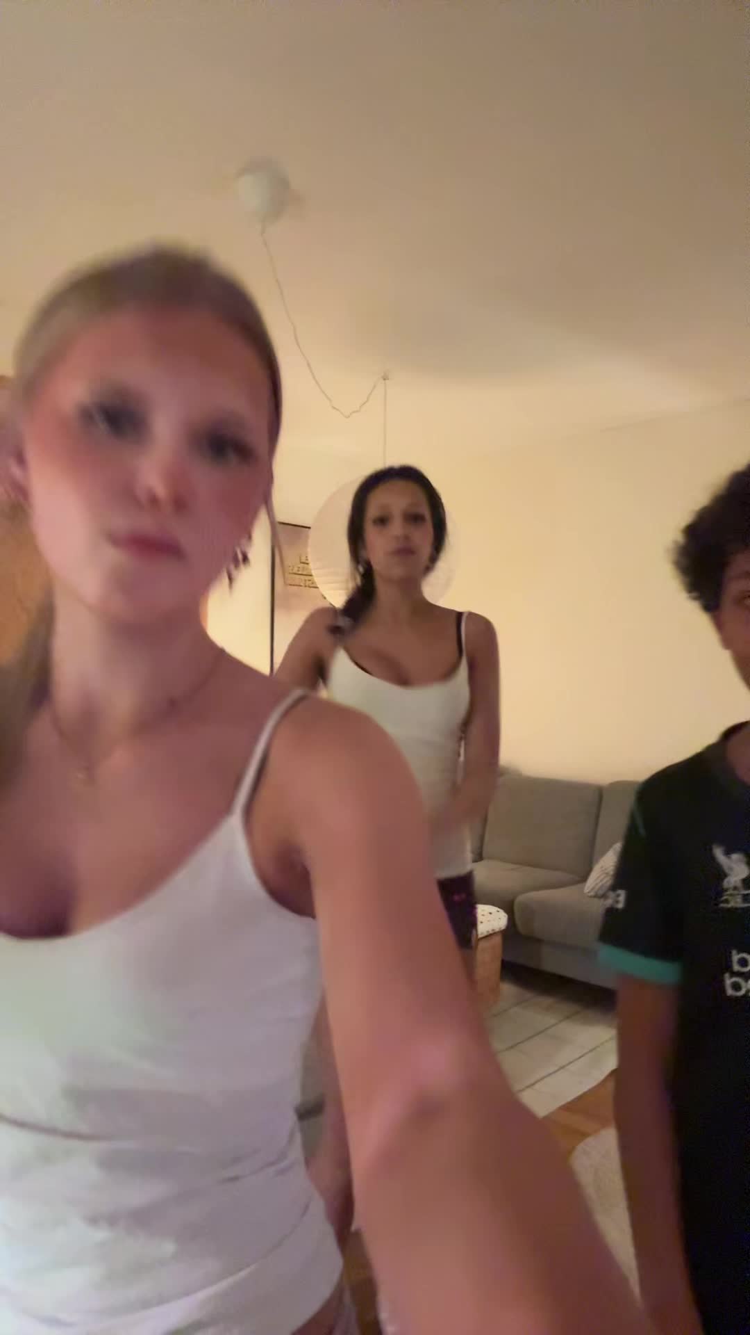 @liviaspam36
