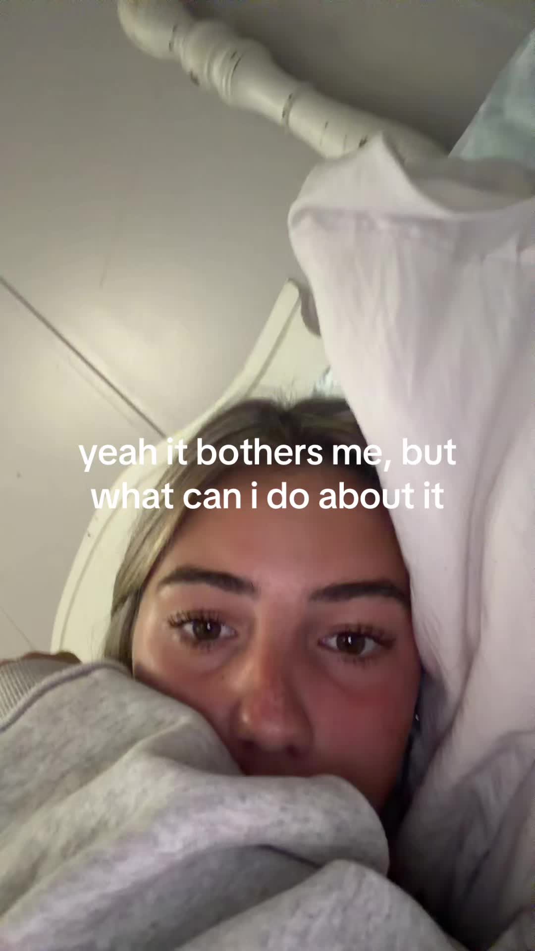 @👩🏽🦯👩🏽🦯➡️
