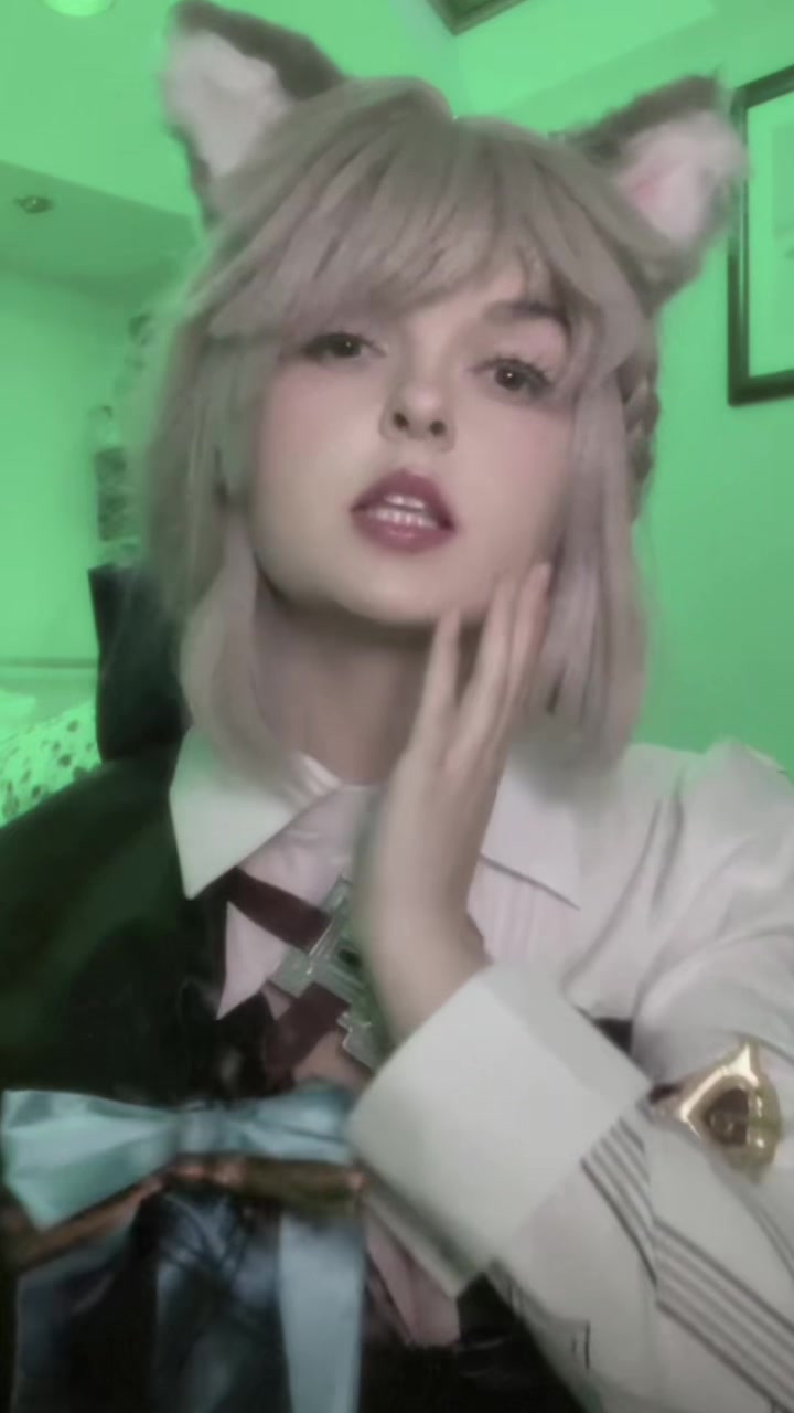 @eli :3 || megacon december ๐