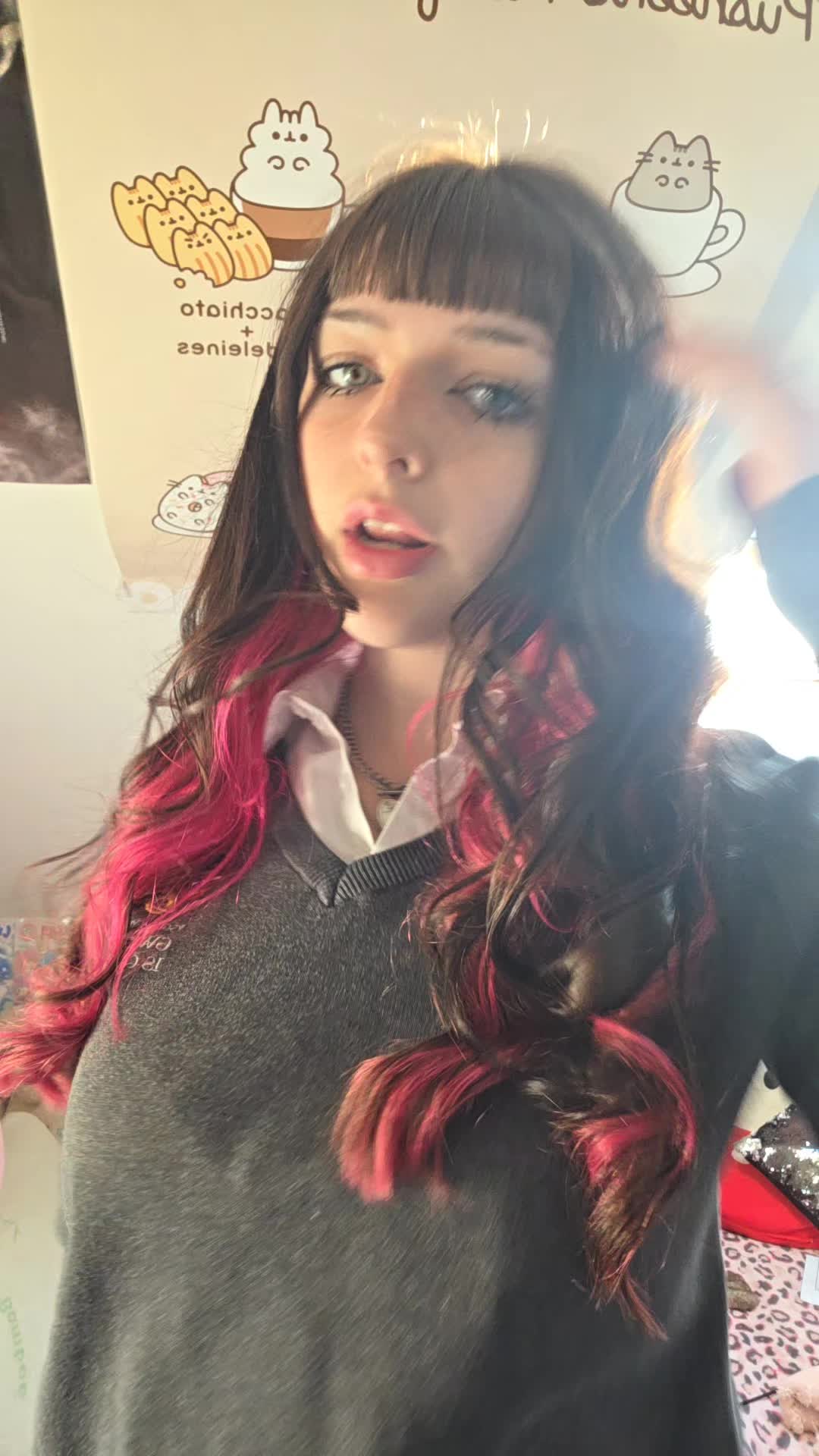 @𝓔𝓿𝓮 ☣︎