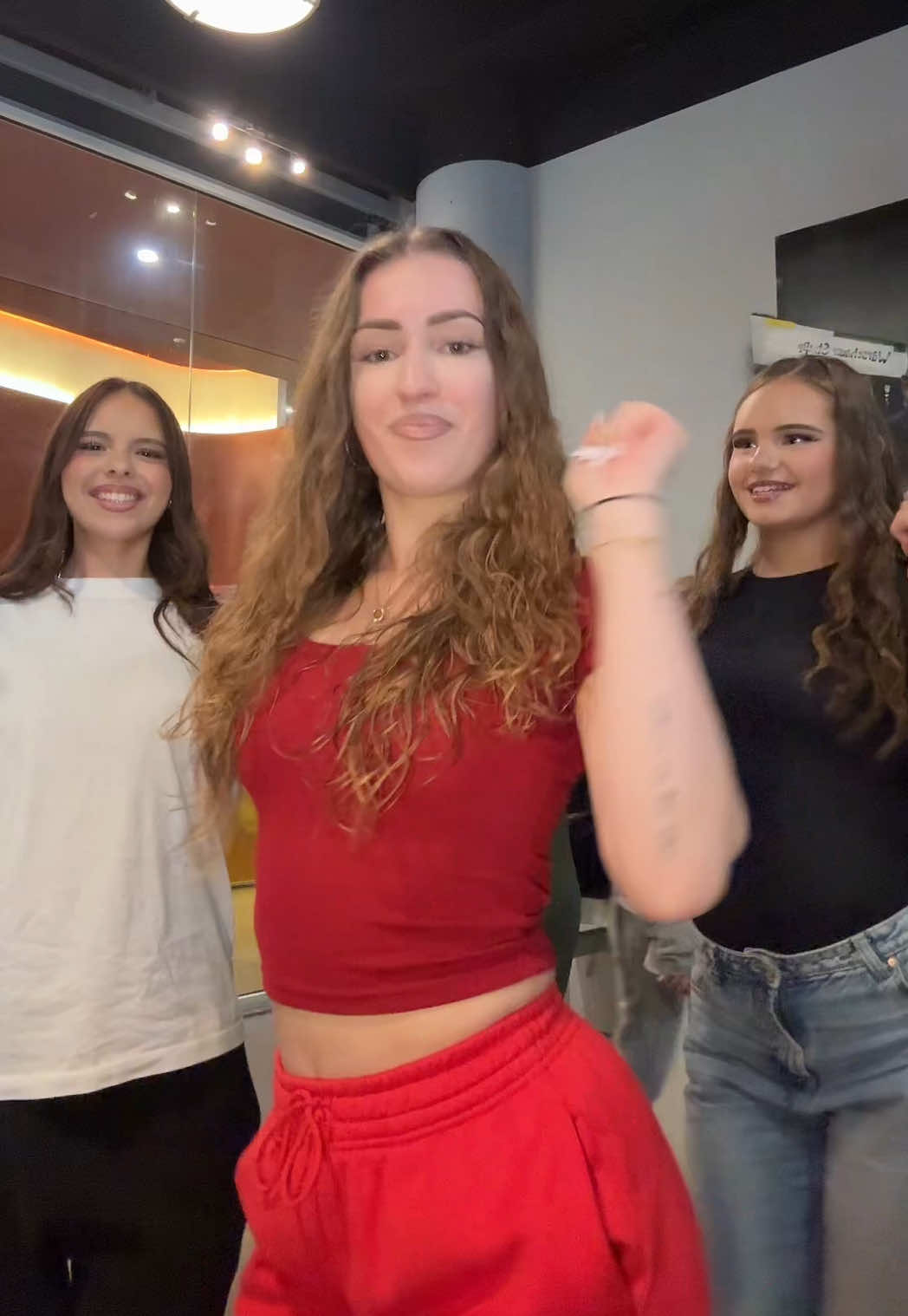 @melisakjc