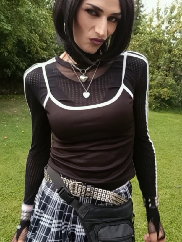 @Lina_crosses