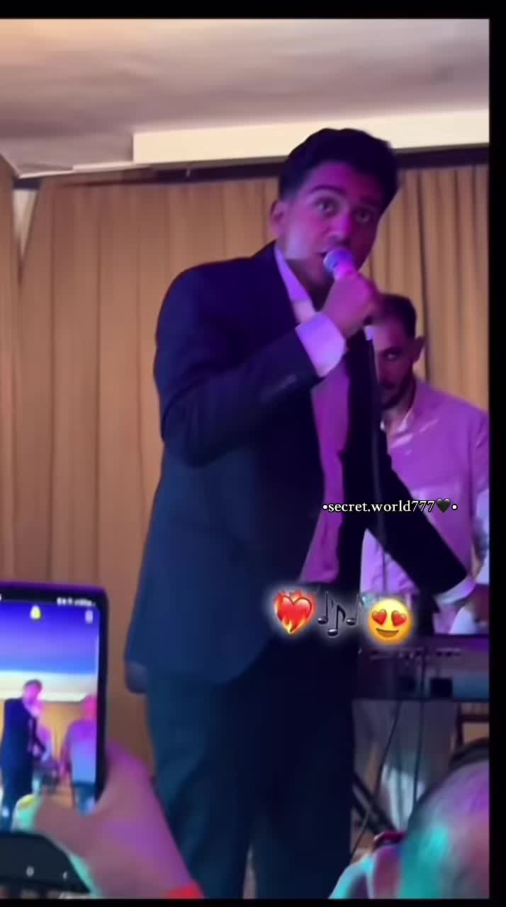 @🖤