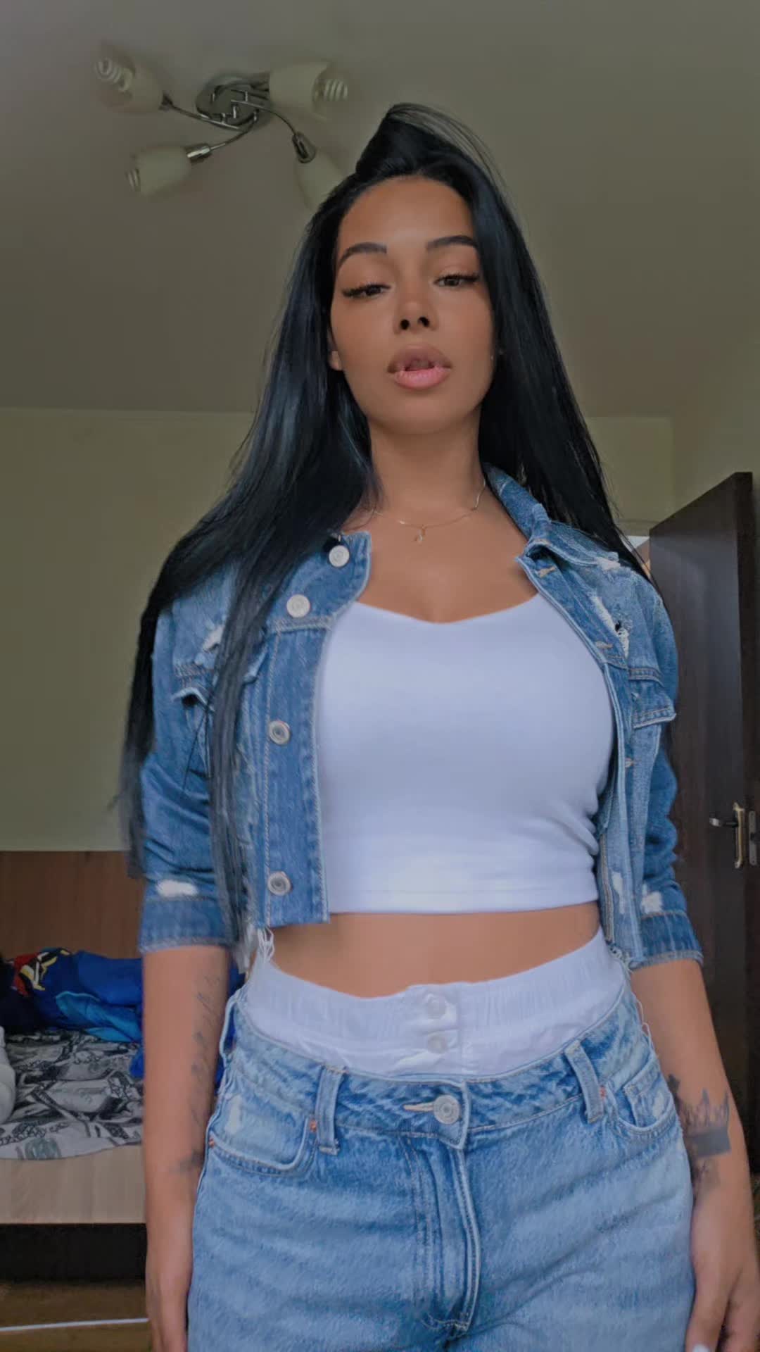 @Lavinia_Willson