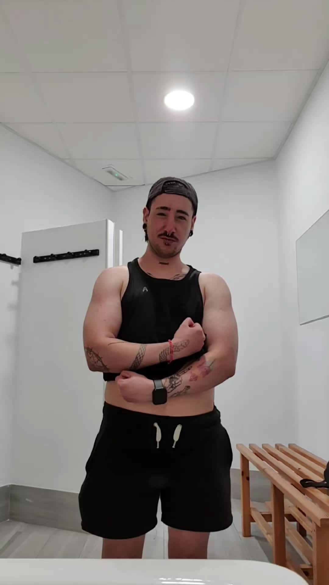@𝐍𝐨𝐚𝐡