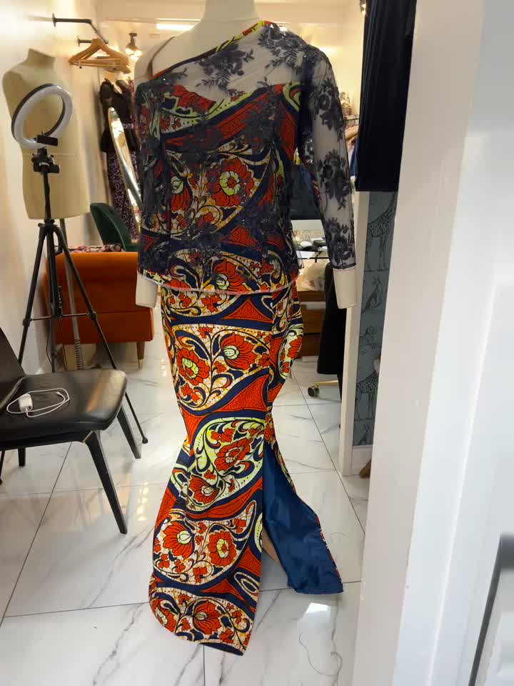 @CROWN OF MODE FASHION